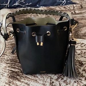Black bucket bag